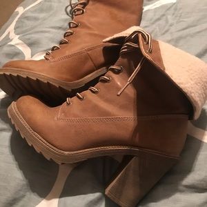 Women’s boots by Mudd